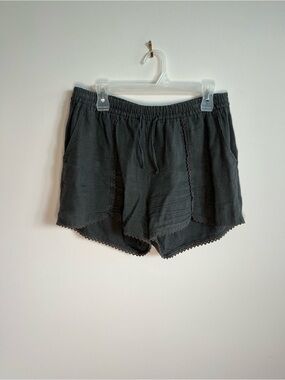 Susina Dark Green Scalloped Hem Casual Drawstring Shorts